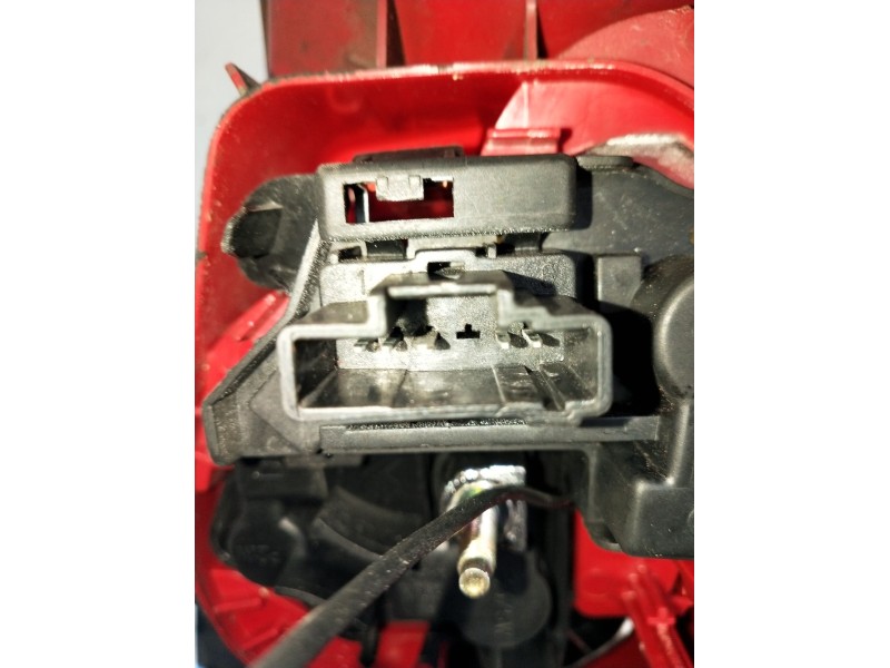 Recambio de piloto trasero derecho para peugeot 206 hatchback (2a/c) 1.4 hdi eco 70 referencia OEM IAM   2003