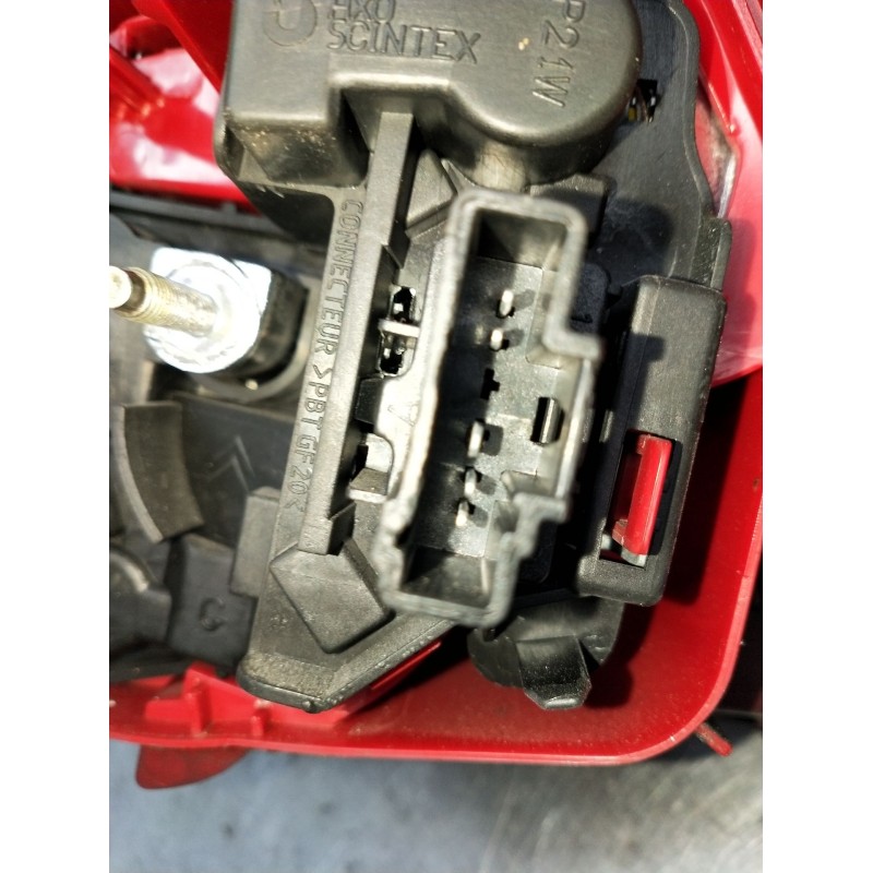 Recambio de piloto trasero izquierdo para peugeot 206 hatchback (2a/c) 1.4 hdi eco 70 referencia OEM IAM  VER FOTOS 2003