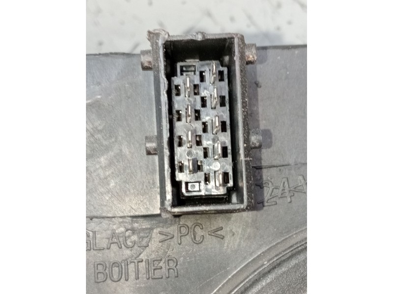 Recambio de faro derecho para peugeot 307 cc (3b) 1.6 16v referencia OEM IAM 9634369480 89309085 2003