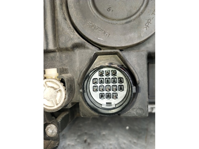 Recambio de faro izquierdo para land rover range rover sport v6 td s referencia OEM IAM CH3213W030BA 899005973 XENON 2010