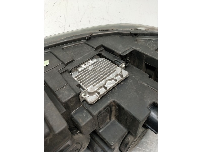 Recambio de faro izquierdo para land rover range rover sport v6 td s referencia OEM IAM CH3213W030BA 899005973 XENON 2010