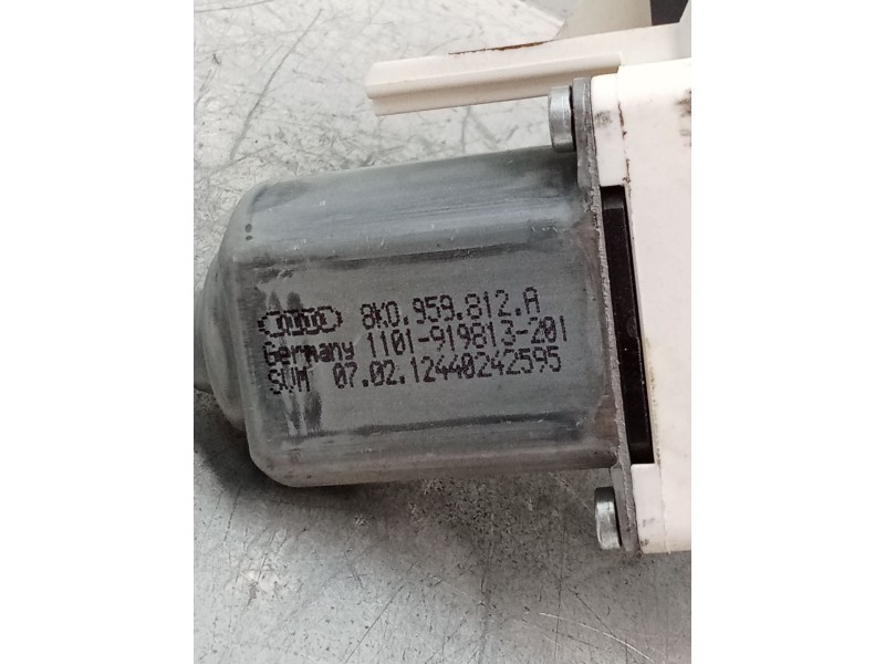 Recambio de elevalunas trasero derecho para audi a4 ber. (b8) s line sportpaket / plus referencia OEM IAM 8K0839462A 5P. 8K09598