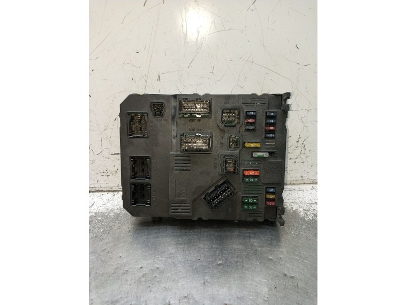 Recambio de caja reles / fusibles para peugeot 206 hatchback (2a/c) 1.4 hdi eco 70 referencia OEM IAM 9652474780 636508644 2003