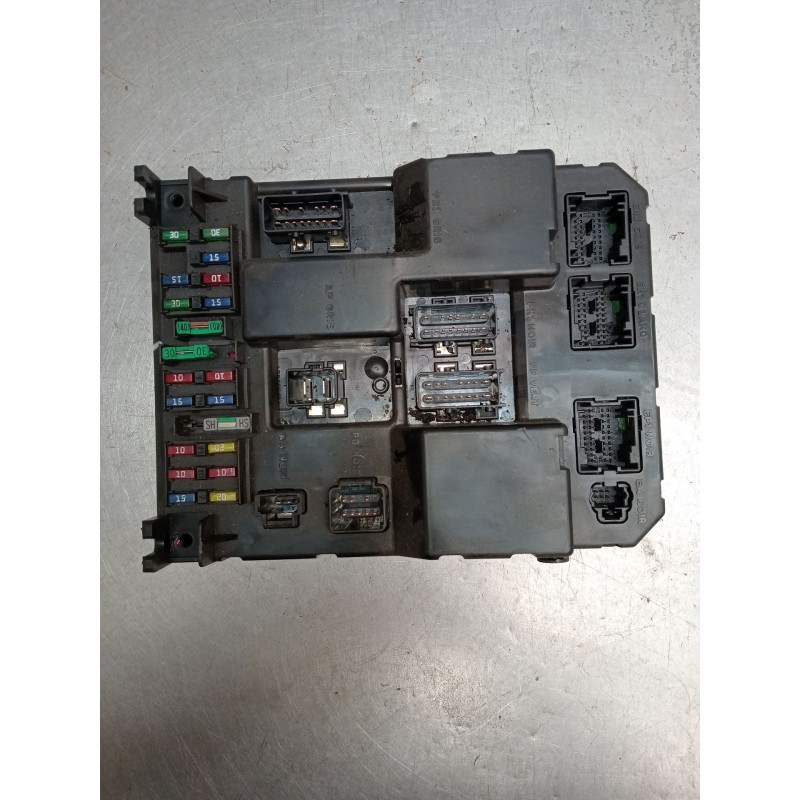 Recambio de caja reles / fusibles para peugeot 307 cc (3b) 1.6 16v referencia OEM IAM 9651197580A BSIJ0300 2003