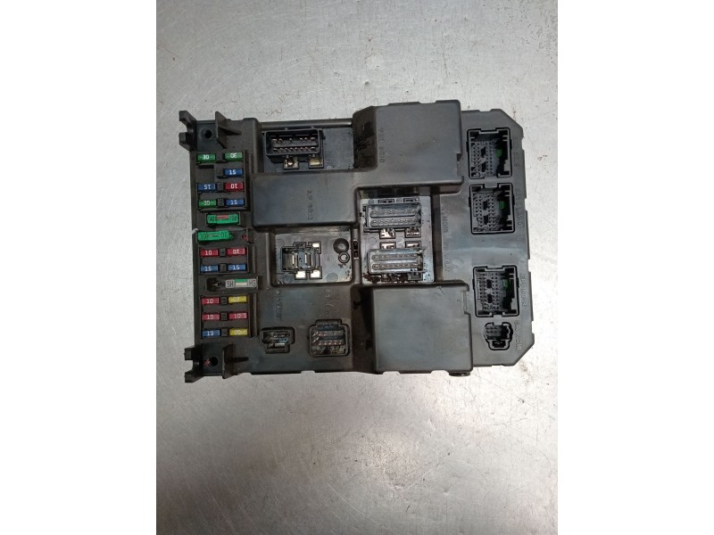 Recambio de caja reles / fusibles para peugeot 307 cc (3b) 1.6 16v referencia OEM IAM 9651197580A BSIJ0300 2003