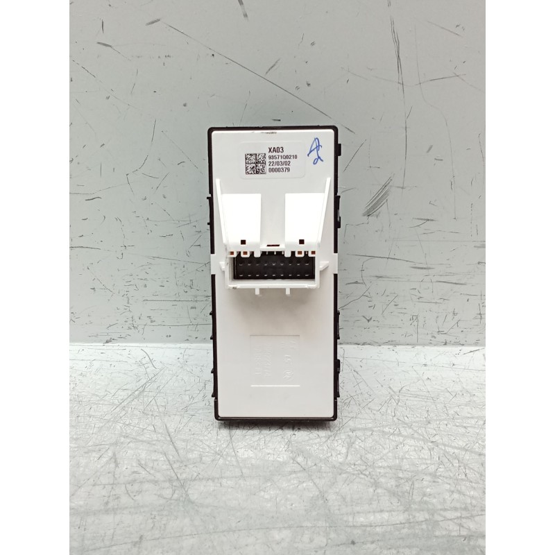 Recambio de mando elevalunas delantero izquierdo para hyundai i20 iii (bc3, bi3) 1.0 t-gdi referencia OEM IAM 93571Q0210 5P. 299