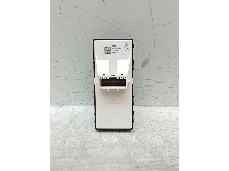 Recambio de mando elevalunas delantero izquierdo para hyundai i20 iii (bc3, bi3) 1.0 t-gdi referencia OEM IAM 93571Q0210 5P. 299