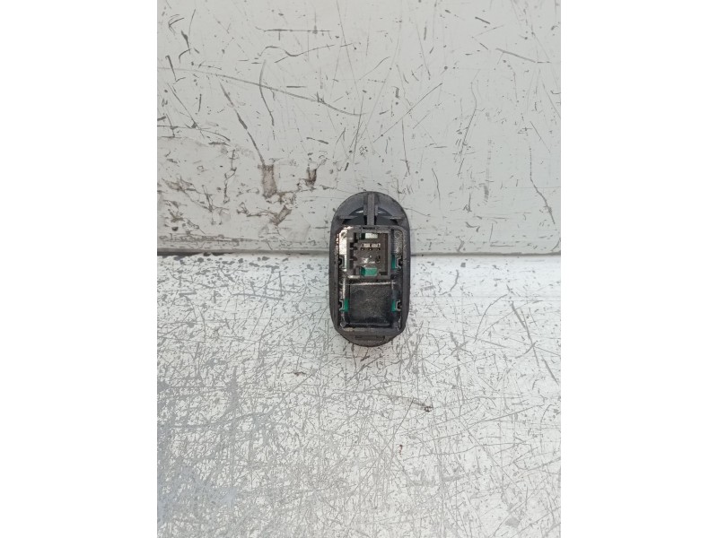 Recambio de mando elevalunas delantero izquierdo para citroën c3 i (fc_, fn_) 1.1 i referencia OEM IAM 96401469XT  2006