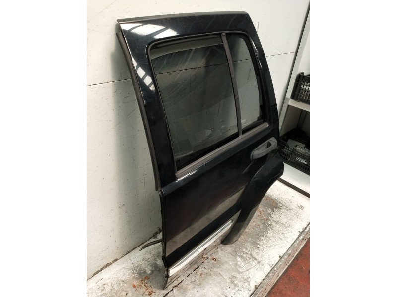 Recambio de puerta trasera izquierda para jeep cherokee (kj) 2.8 crd 4x4 referencia OEM IAM  5P 2001