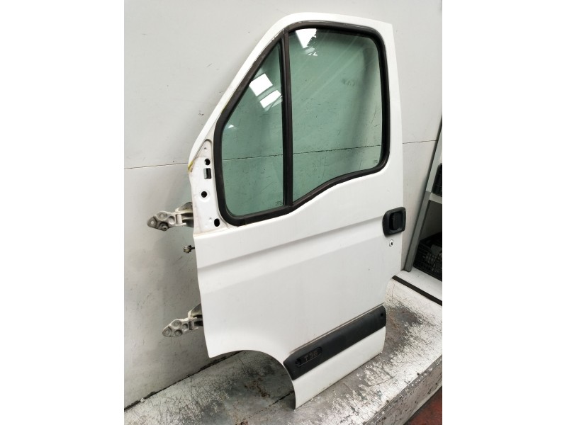 Recambio de puerta delantera izquierda para renault master ii furgoneta (fd) 2.8 dti referencia OEM IAM  5P 1998