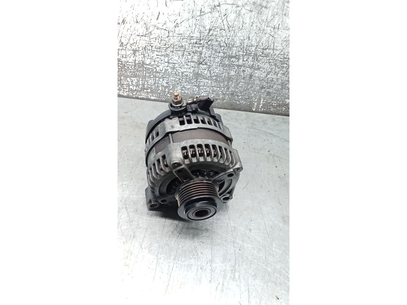 Recambio de alternador para jeep cherokee (kj) 2.8 crd 4x4 referencia OEM IAM 56044672AB 1042104241 01