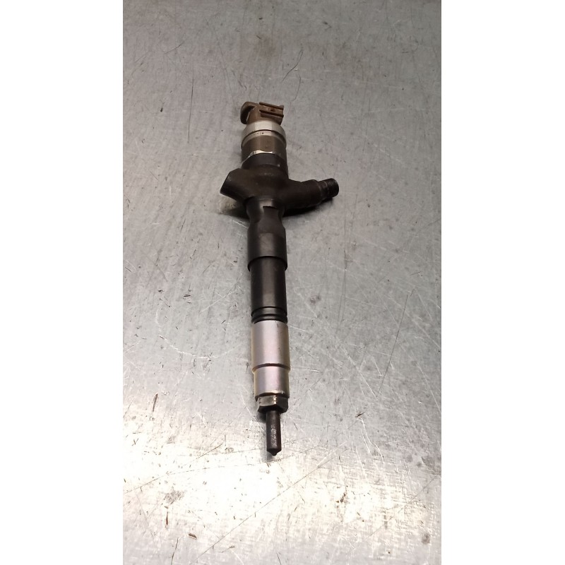 Recambio de inyector para toyota hilux vii pick-up (_n1_, _n2_, _n3_) 2.5 d-4d 4wd (kun25_) referencia OEM IAM 2367030310  DENSO
