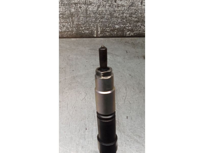 Recambio de inyector para toyota hilux vii pick-up (_n1_, _n2_, _n3_) 2.5 d-4d 4wd (kun25_) referencia OEM IAM 2367030310  DENSO