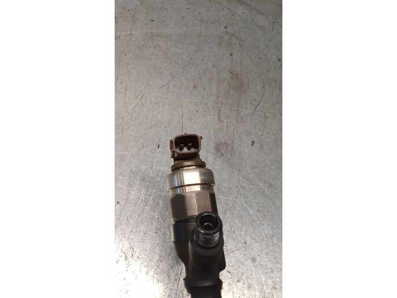 Recambio de inyector para toyota hilux vii pick-up (_n1_, _n2_, _n3_) 2.5 d-4d 4wd (kun25_) referencia OEM IAM 2367030310  DENSO