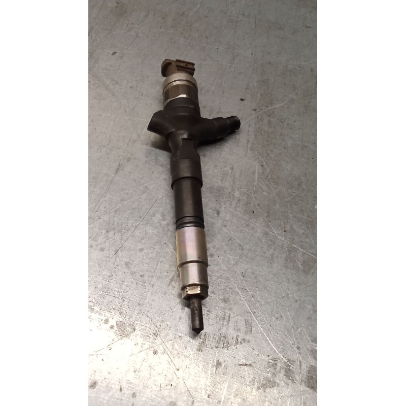 Recambio de inyector para toyota hilux vii pick-up (_n1_, _n2_, _n3_) 2.5 d-4d 4wd (kun25_) referencia OEM IAM 2367030310  DENSO