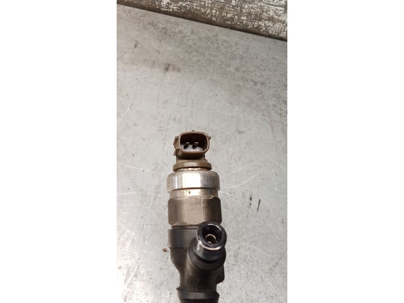 Recambio de inyector para toyota hilux vii pick-up (_n1_, _n2_, _n3_) 2.5 d-4d 4wd (kun25_) referencia OEM IAM 2367030310  DENSO