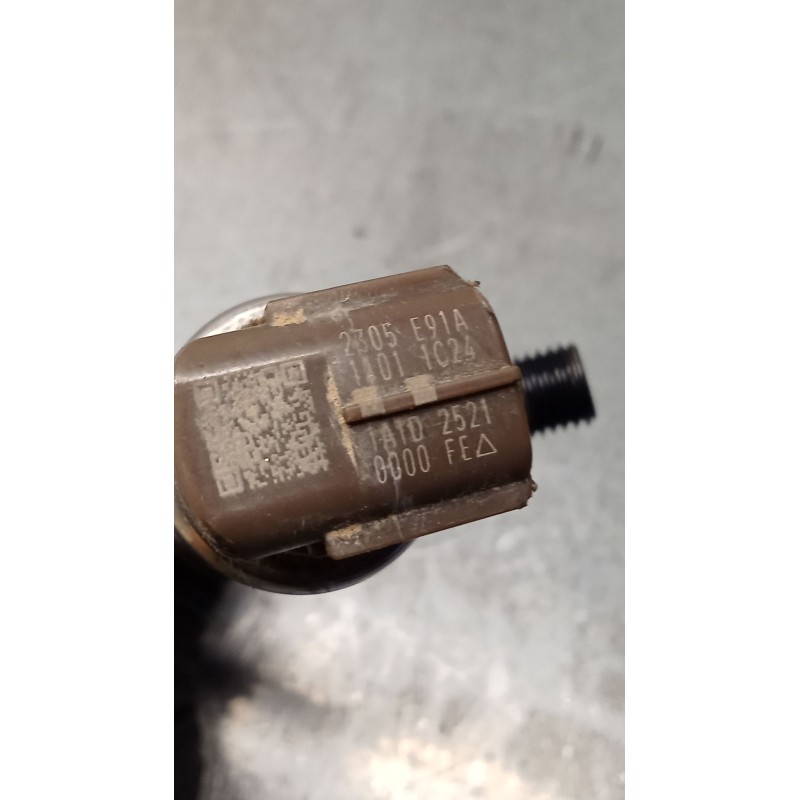 Recambio de inyector para toyota hilux vii pick-up (_n1_, _n2_, _n3_) 2.5 d-4d 4wd (kun25_) referencia OEM IAM 2367030310  DENSO