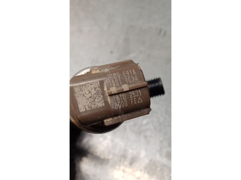 Recambio de inyector para toyota hilux vii pick-up (_n1_, _n2_, _n3_) 2.5 d-4d 4wd (kun25_) referencia OEM IAM 2367030310  DENSO