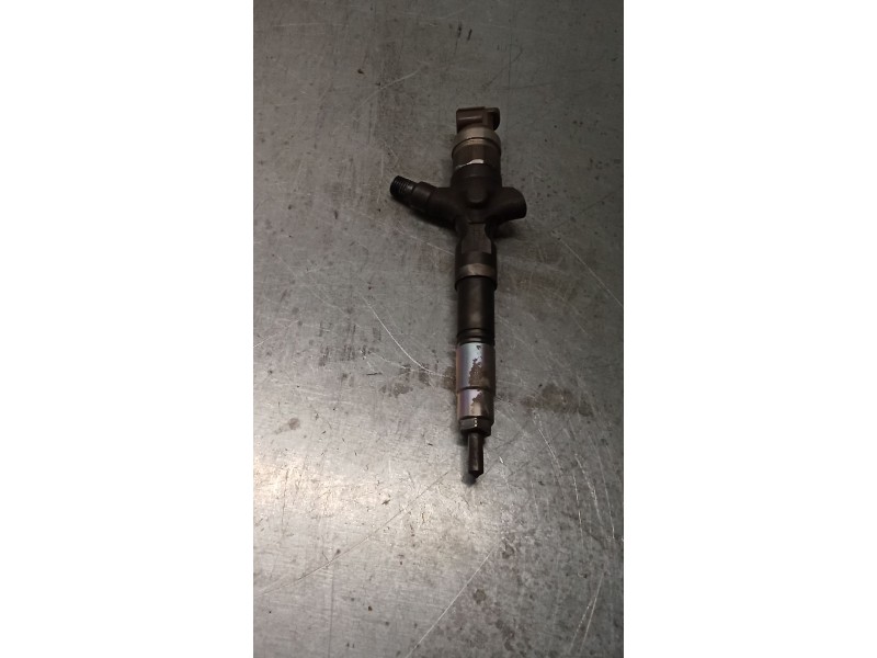 Recambio de inyector para toyota hilux vii pick-up (_n1_, _n2_, _n3_) 2.5 d-4d 4wd (kun25_) referencia OEM IAM 2367030310  DENSO