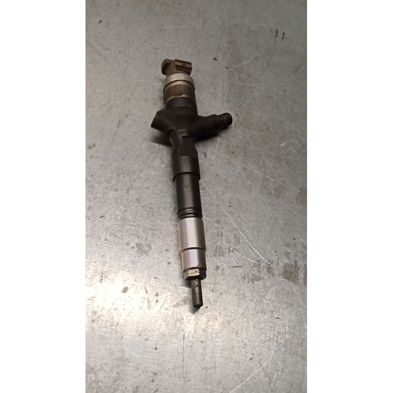 Recambio de inyector para toyota hilux vii pick-up (_n1_, _n2_, _n3_) 2.5 d-4d 4wd (kun25_) referencia OEM IAM 2367030310  DENSO