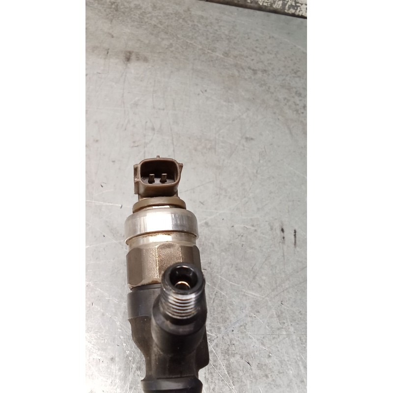 Recambio de inyector para toyota hilux vii pick-up (_n1_, _n2_, _n3_) 2.5 d-4d 4wd (kun25_) referencia OEM IAM 2367030310  DENSO