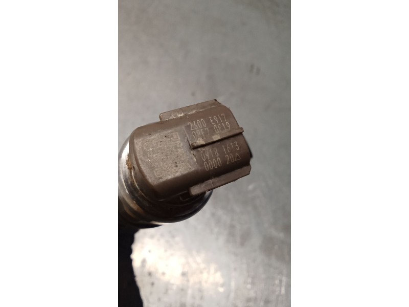 Recambio de inyector para toyota hilux vii pick-up (_n1_, _n2_, _n3_) 2.5 d-4d 4wd (kun25_) referencia OEM IAM 2367030310  DENSO