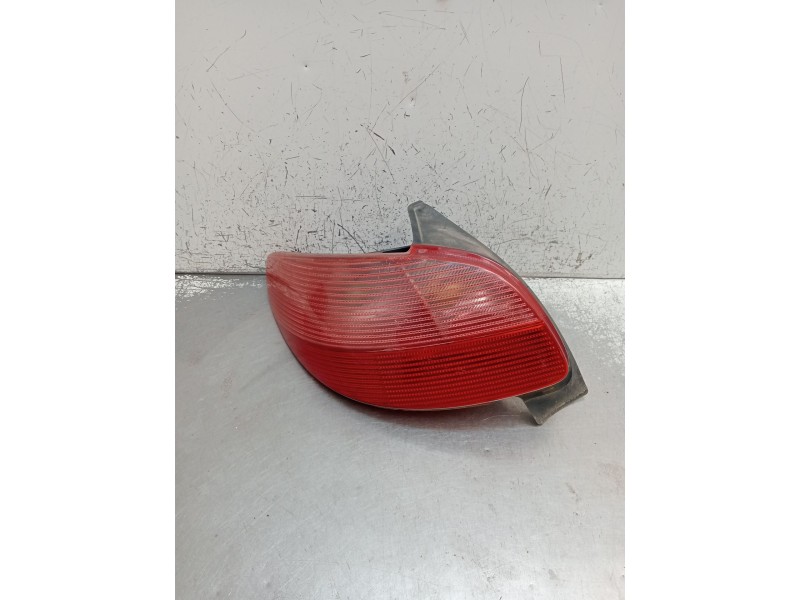 Recambio de piloto trasero izquierdo para peugeot 206 hatchback (2a/c) 1.9 d referencia OEM IAM   1998