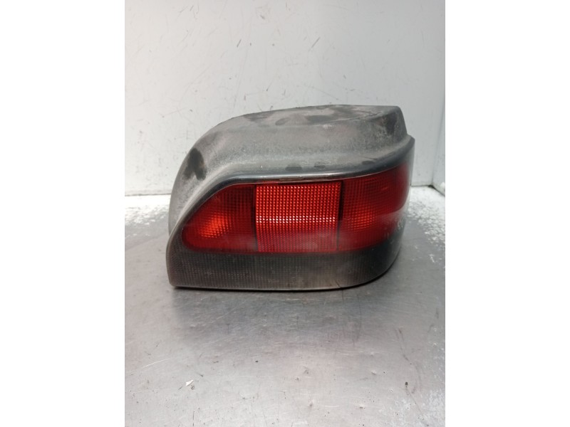 Recambio de piloto trasero derecho para renault clio i (b/c57_, 5/357_) 1.9 d (b/c/s576, b/c/s57l) referencia OEM IAM   1996