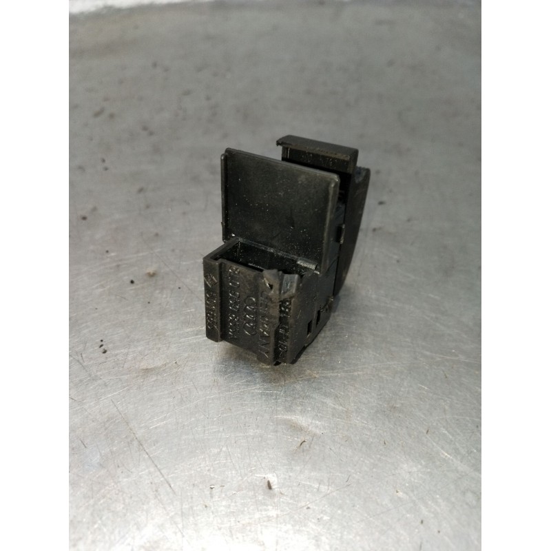 Recambio de mando elevalunas delantero derecho para audi a3 (8l1) 1.9 tdi referencia OEM IAM 8L0959855A 3P 1996