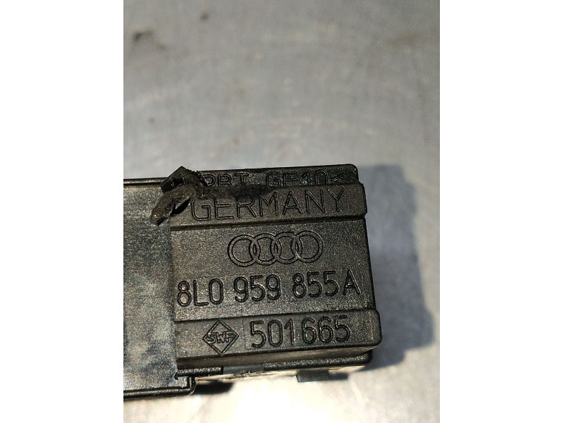Recambio de mando elevalunas delantero derecho para audi a3 (8l1) 1.9 tdi referencia OEM IAM 8L0959855A 3P 1996