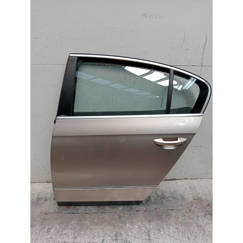Recambio de puerta trasera izquierda para volkswagen passat b6 (3c2) 2.0 tdi 16v referencia OEM IAM   
