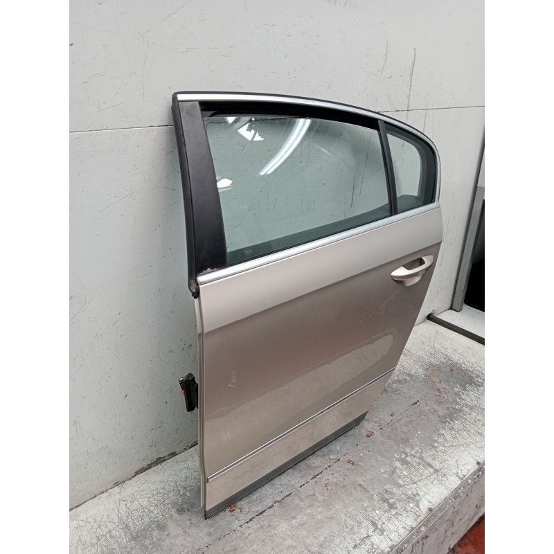 Recambio de puerta trasera izquierda para volkswagen passat b6 (3c2) 2.0 tdi 16v referencia OEM IAM   