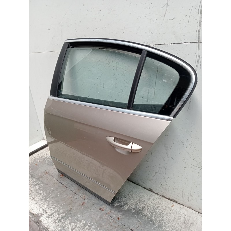 Recambio de puerta trasera izquierda para volkswagen passat b6 (3c2) 2.0 tdi 16v referencia OEM IAM   