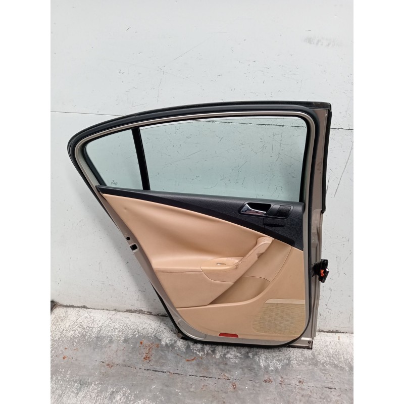 Recambio de puerta trasera izquierda para volkswagen passat b6 (3c2) 2.0 tdi 16v referencia OEM IAM   