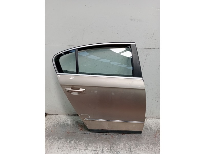 Recambio de puerta trasera derecha para volkswagen passat b6 (3c2) 2.0 tdi 16v referencia OEM IAM   