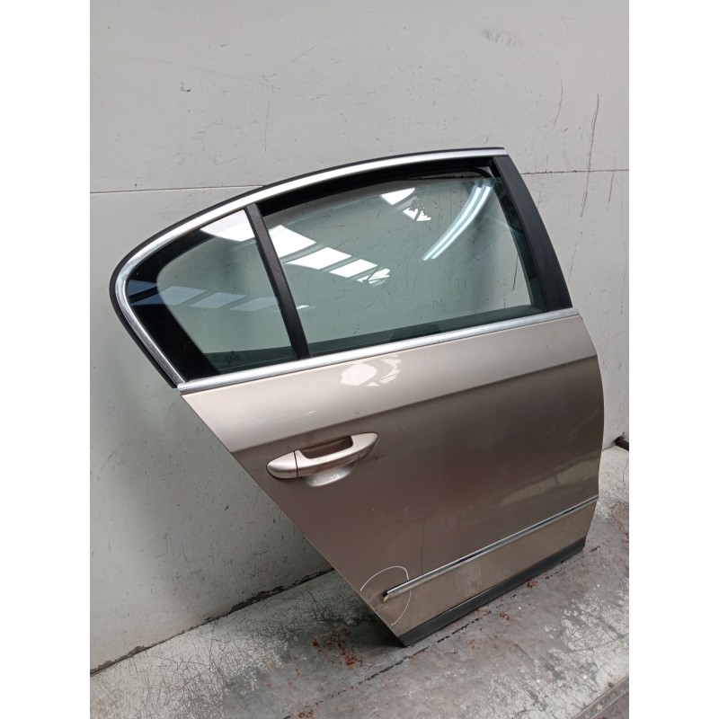 Recambio de puerta trasera derecha para volkswagen passat b6 (3c2) 2.0 tdi 16v referencia OEM IAM   
