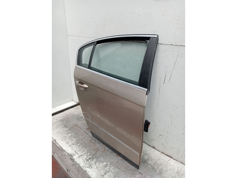 Recambio de puerta trasera derecha para volkswagen passat b6 (3c2) 2.0 tdi 16v referencia OEM IAM   