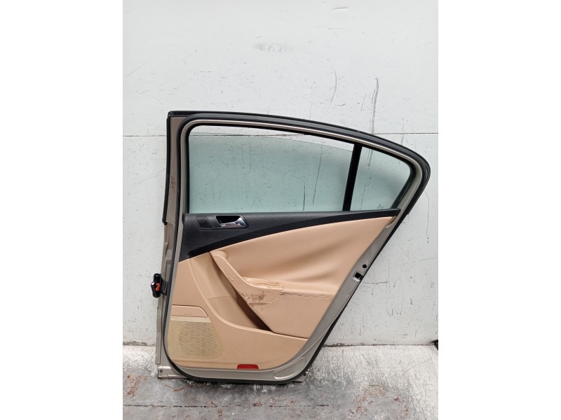 Recambio de puerta trasera derecha para volkswagen passat b6 (3c2) 2.0 tdi 16v referencia OEM IAM   