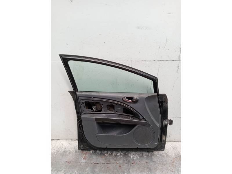 Recambio de puerta delantera izquierda para seat leon (1p1) 1.9 tdi referencia OEM IAM   
