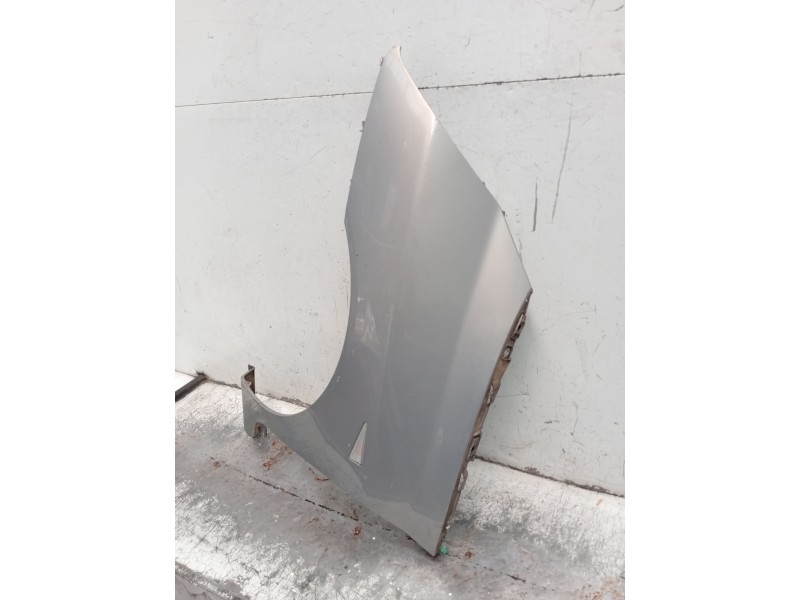 Recambio de aleta delantera izquierda para renault espace iv (jk0/1_) 2.0 dci (jk02, jk03) referencia OEM IAM   