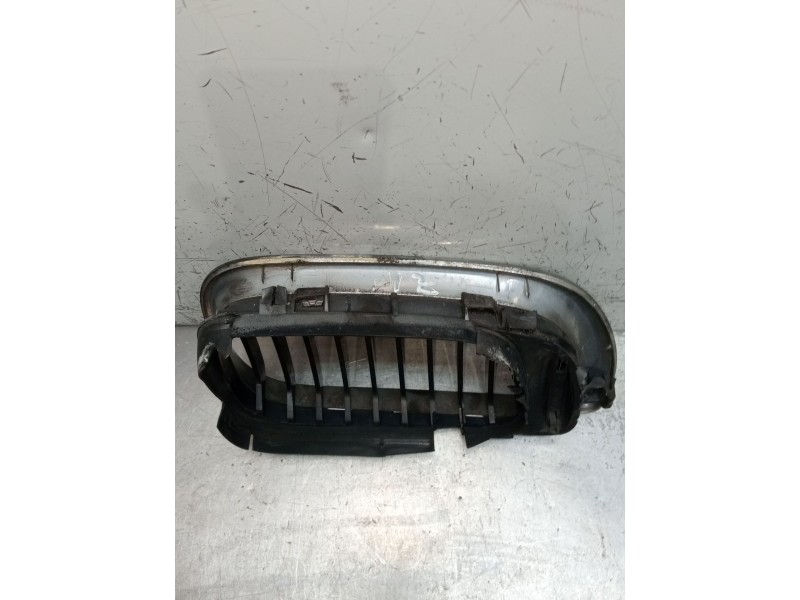 Recambio de rejilla delantera para bmw 3 (e46) 320 d referencia OEM IAM  IZQUIERDO 2001