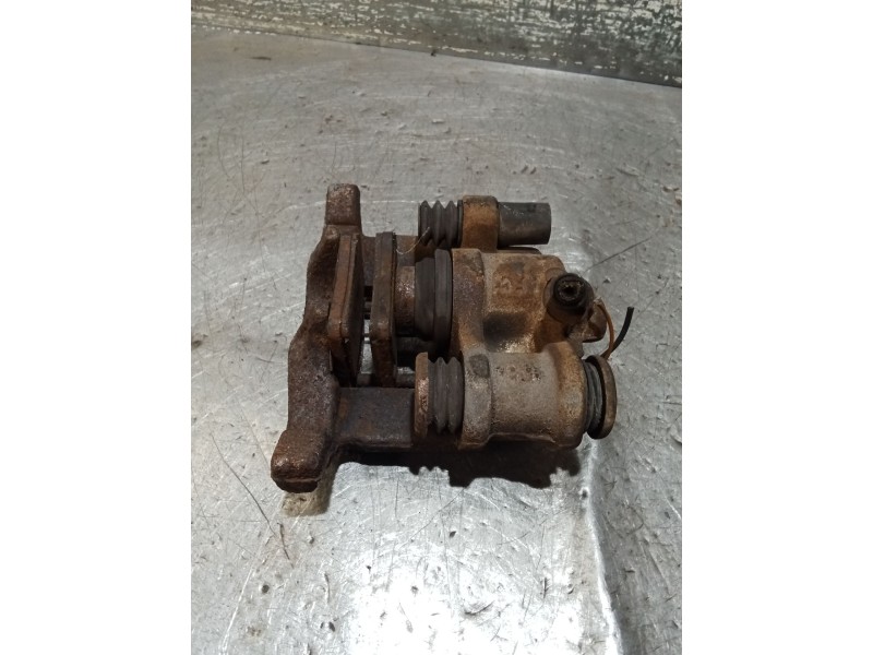 Recambio de pinza freno trasera derecha para mercedes-benz vito furgoneta (w638) 110 d 2.3 (638.074, 638.078) referencia OEM IAM