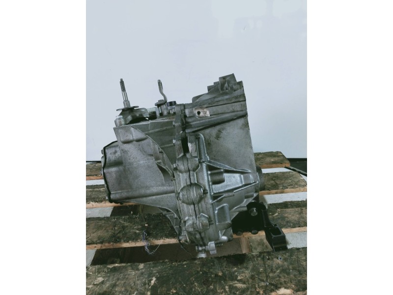 Recambio de caja cambios para peugeot 308 sw sport referencia OEM IAM 20EA01 0262357 6V