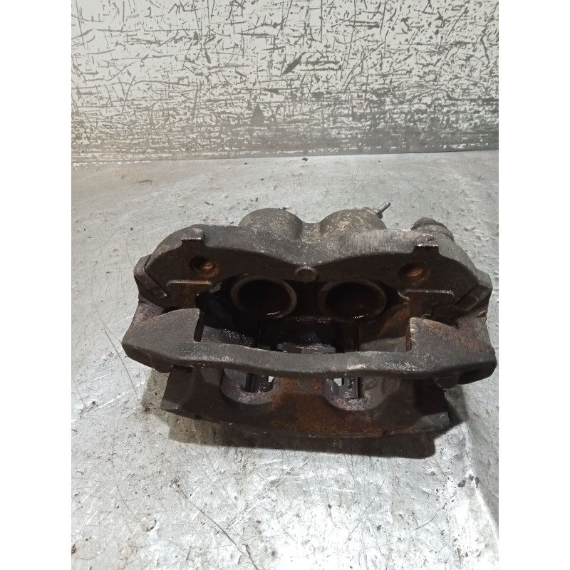 Recambio de pinza freno delantera derecha para renault master ii furgoneta (fd) 2.8 dti referencia OEM IAM   98