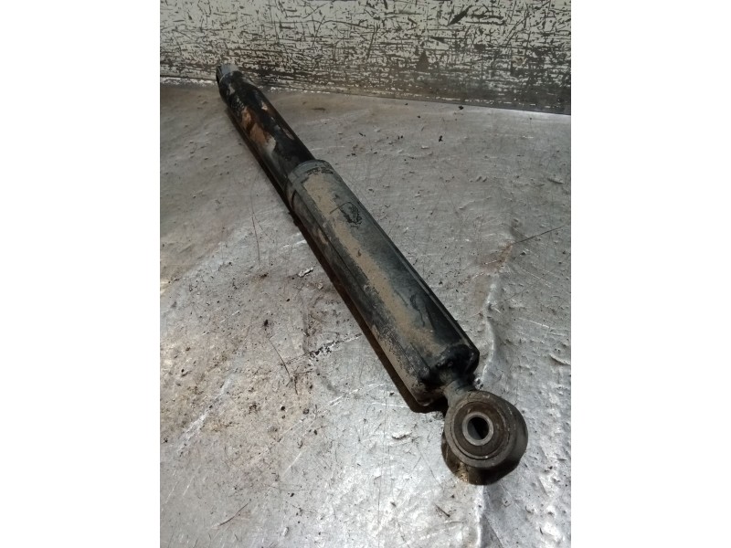 Recambio de amortiguador trasero izquierdo para renault master ii furgoneta (fd) 2.8 dti referencia OEM IAM 7700310740  98
