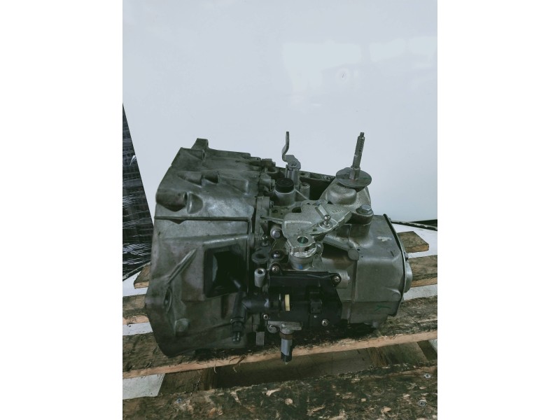 Recambio de caja cambios para peugeot 308 sw sport referencia OEM IAM 20EA01 0262357 6V