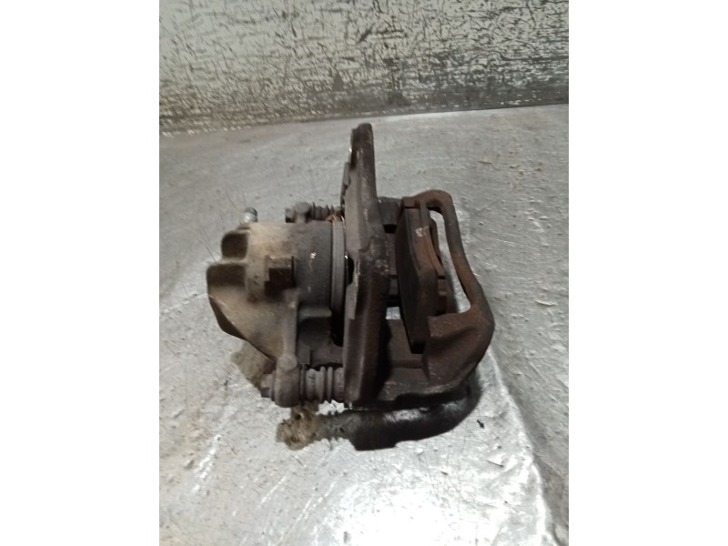 Recambio de pinza freno delantera derecha para mitsubishi carisma (da_) 1.8 16v gdi (da2a) referencia OEM IAM   99