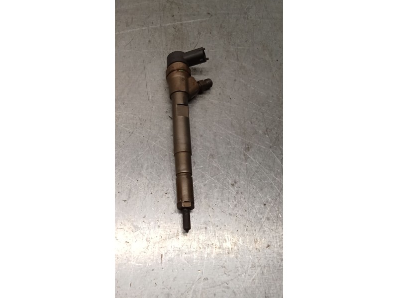 Recambio de inyector para jeep cherokee (kj) 2.8 crd 4x4 referencia OEM IAM 0445110218  BOSCH