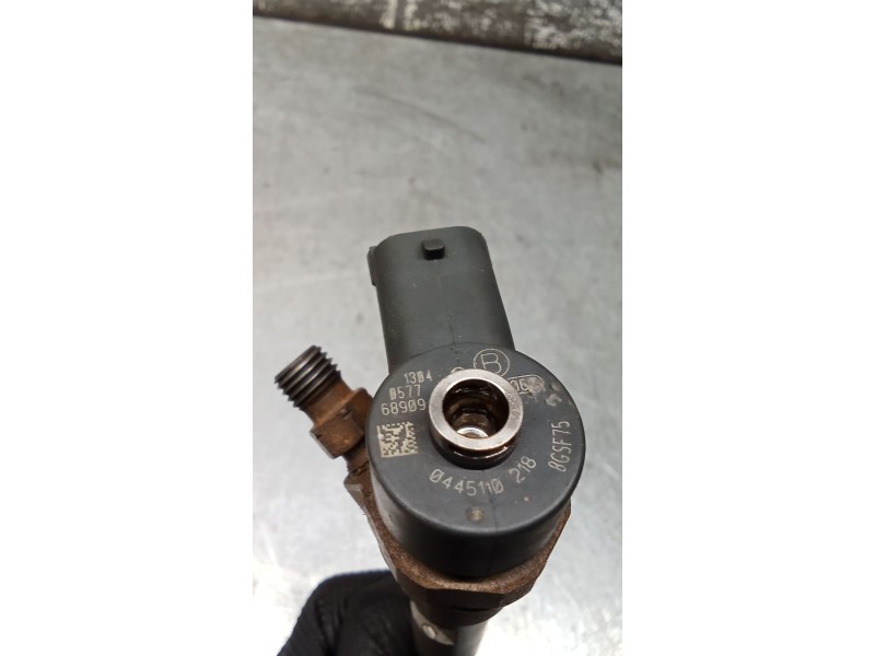 Recambio de inyector para jeep cherokee (kj) 2.8 crd 4x4 referencia OEM IAM 0445110218  BOSCH