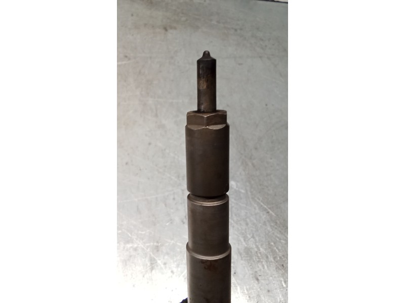 Recambio de inyector para jeep cherokee (kj) 2.8 crd 4x4 referencia OEM IAM 0445110218  BOSCH